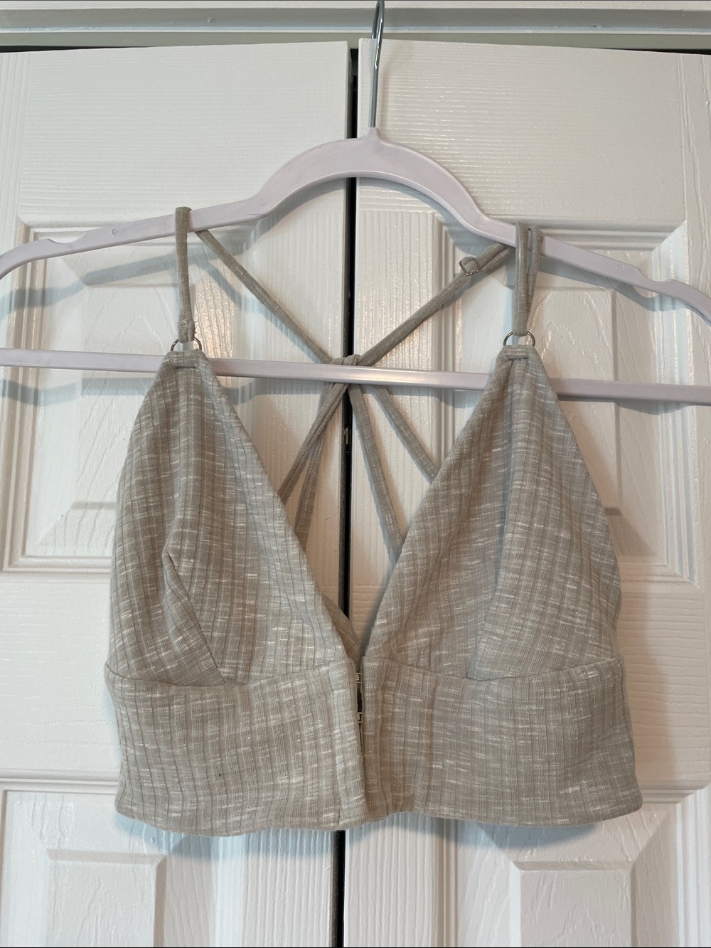 Lavish Alice Strappy Adjustable Soft Gray Bra Crop Top M